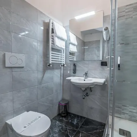 In - Termini Train Station Πανσιόν 4*