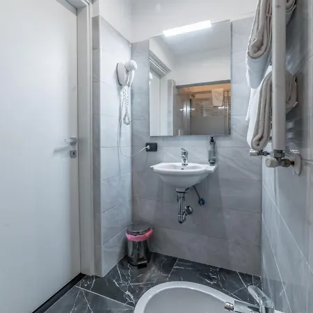 In - Termini Train Station 4* Ρώμη